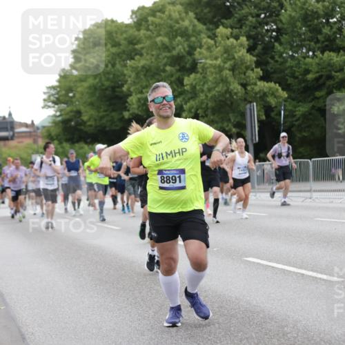 29.06.2025 - hella hamburg halbmarathon Jannik Wohlers http://msf.ph/oto/8263280 29.06.2025 10:33:05 Lombardsbrücke 1995, 2776, 2838, 3341, 3812, 4164, 4361, 4445, 4449, 5075, 6109, 6999, 7705, 8021, 8282, 8891, 9234, 9258, 9438, 9591, 9592, 9750, 9780, 9799, 11453, 11546, 11811, 11928, 12237, 12238, 12855, 13375, 13601, 14451, 15044, 15072, 15367, 15964 meine-sportfotos.de