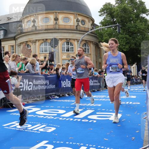 29.06.2025 - hella hamburg halbmarathon Strokosch-Dieckow http://msf.ph/oto/8263347 29.06.2025 10:44:04 Ziel 1391, 1558, 2816, 3021, 4981, 4999, 5231, 6705, 8900, 9081, 9633, 10193, 10596, 10930, 11346, 13123, 14686, 15280, 15383, 16506, 16648, 16697, 17516, 17748, 17977, 18004 meine-sportfotos.de