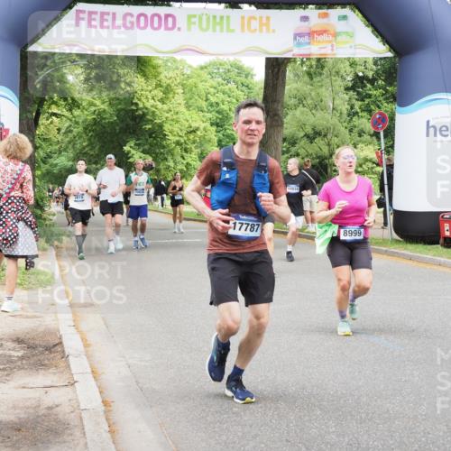 29.06.2025 - hella hamburg halbmarathon MichiJ http://msf.ph/oto/8263369 29.06.2025 10:54:12 Zwischen KM18-KM19 2628, 5605, 8398, 8999, 9007, 10196, 10834, 13042, 15834, 15922, 15993, 17787 meine-sportfotos.de