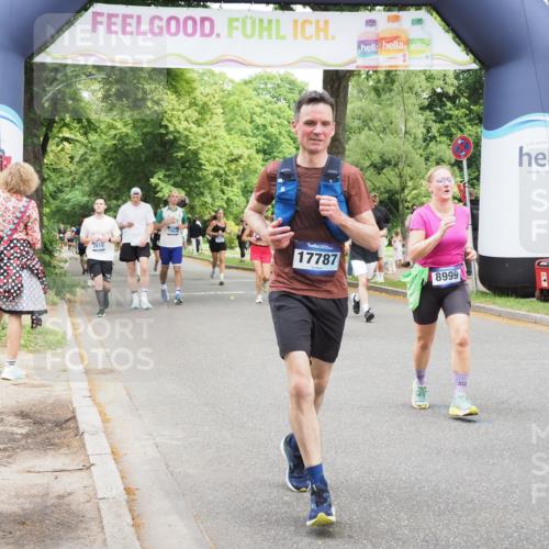 29.06.2025 - hella hamburg halbmarathon MichiJ http://msf.ph/oto/8263386 29.06.2025 10:54:12 Zwischen KM18-KM19 2628, 5605, 8398, 8999, 9007, 10196, 10834, 13042, 15834, 15922, 15993, 17787 meine-sportfotos.de