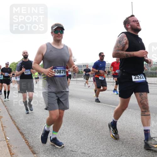 29.06.2025 - hella hamburg halbmarathon Lena Gebhardt http://msf.ph/oto/8263399 29.06.2025 10:46:05 Lombardsbrücke 1004, 1033, 1085, 1100, 1104, 1421, 1426, 1429, 1465, 1532, 1555, 1854, 1867, 1868, 1983, 2398, 2423, 2500, 2522, 2550, 2773, 2813, 2917, 2951, 2954, 2965, 3410, 4104, 4119, 4223, 4317, 4388, 4572, 5044, 5635, 5697, 5703, 5769, 5770, 5854, 5892, 6068, 6133, 6333, 6392, 6623, 7268, 7356, 7364, 7368, 7374, 7605, 7894, 7960, 7983, 8047, 8700, 9120, 9121, 9129, 9337, 9426, 9445, 10153, 10327, 10329, 10367, 10511, 11358, 11361, 11876, 11910, 12298, 12333, 12507, 12522 meine-sportfotos.de