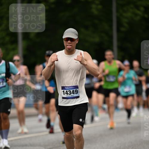 29.06.2025 - hella hamburg halbmarathon Dr. Thomas Lammeyer http://msf.ph/oto/8263439 29.06.2025 10:35:23 Kennedybrücke 1097, 1547, 1844, 1979, 2414, 2754, 2755, 2914, 3281, 3424, 3443, 4817, 5165, 5437, 5943, 6057, 6078, 6195, 6546, 6616, 6640, 6787, 7120, 7604, 7772, 8050, 8812, 8941, 9183, 10148, 10240, 10586, 11178 meine-sportfotos.de