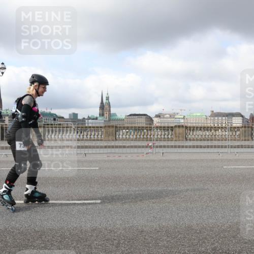 29.06.2025 - hella hamburg halbmarathon Lena Gebhardt http://msf.ph/oto/8263475 29.06.2025 09:03:59 Lombardsbrücke  meine-sportfotos.de