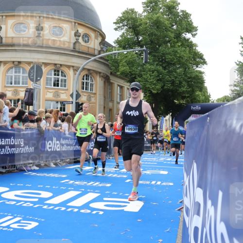 29.06.2025 - hella hamburg halbmarathon Strokosch-Dieckow http://msf.ph/oto/8263482 29.06.2025 10:44:11 Ziel 1220, 1391, 1413, 1415, 2816, 3021, 4999, 5231, 5275, 5884, 7005, 8722, 9444, 9633, 10193, 10930, 12159, 12528, 13123, 14686, 14687, 15225, 15280, 16301, 16316, 16506, 16547, 16648, 16697, 16893, 17748, 18004, 18691 meine-sportfotos.de