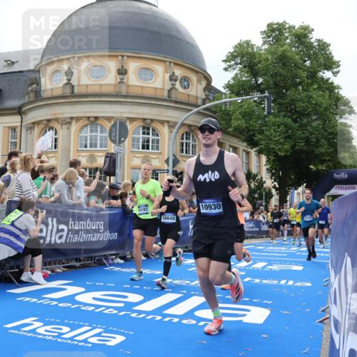 29.06.2025 - hella hamburg halbmarathon Strokosch-Dieckow http://msf.ph/oto/8263498 29.06.2025 10:44:11 Ziel 1220, 1391, 1413, 1415, 2816, 3021, 4999, 5231, 5275, 5884, 7005, 8722, 9444, 9633, 10193, 10930, 12159, 12528, 13123, 14686, 14687, 15225, 15280, 16301, 16316, 16506, 16547, 16648, 16697, 16893, 17748, 18004, 18691 meine-sportfotos.de