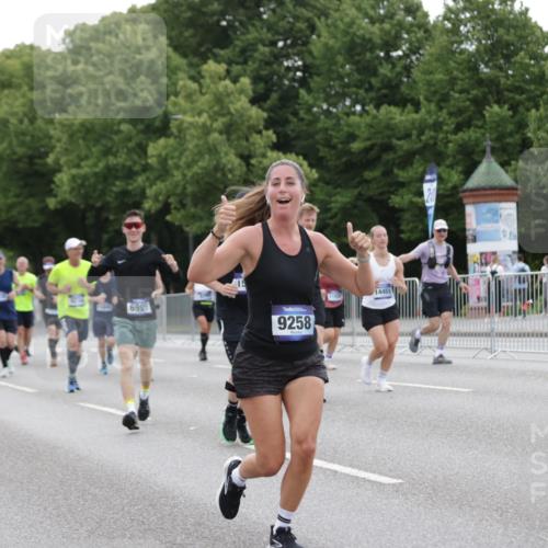 29.06.2025 - hella hamburg halbmarathon Jannik Wohlers http://msf.ph/oto/8263530 29.06.2025 10:33:06 Lombardsbrücke 1995, 2342, 2776, 3341, 3812, 4164, 4361, 4445, 4449, 5075, 6109, 6999, 7653, 7705, 8021, 8157, 8282, 8891, 9234, 9258, 9438, 9591, 9592, 9750, 9780, 9799, 11453, 11546, 11811, 11928, 12237, 12238, 12855, 13375, 13601, 14098, 14451, 15044, 15072, 15367 meine-sportfotos.de