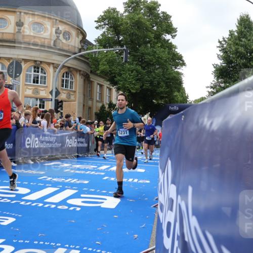 29.06.2025 - hella hamburg halbmarathon Strokosch-Dieckow http://msf.ph/oto/8263556 29.06.2025 10:44:13 Ziel 1220, 1413, 1415, 3021, 4999, 5231, 5275, 5884, 7005, 8722, 9444, 9633, 10193, 10930, 12159, 12528, 14686, 14687, 15225, 15280, 16301, 16316, 16547, 16648, 16893, 17748, 18691 meine-sportfotos.de