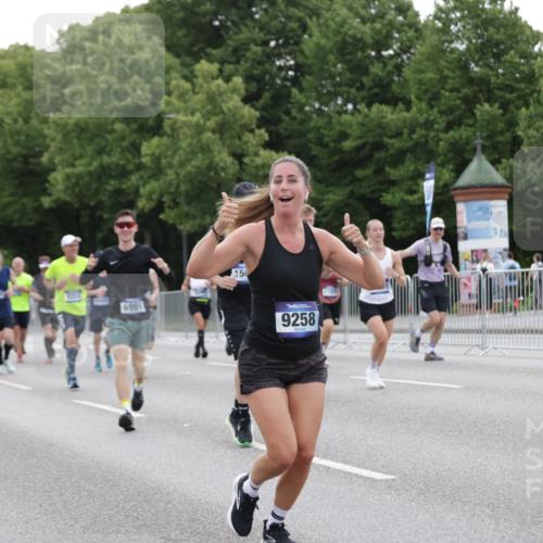 29.06.2025 - hella hamburg halbmarathon Jannik Wohlers http://msf.ph/oto/8263577 29.06.2025 10:33:07 Lombardsbrücke 1995, 2342, 2776, 3170, 3341, 3812, 4164, 4361, 4433, 4449, 5075, 5569, 6109, 6854, 6999, 7653, 7705, 8021, 8157, 8282, 8891, 9234, 9258, 9438, 9591, 9592, 9750, 9780, 9799, 11453, 11546, 11676, 11811, 11827, 11928, 12237, 12238, 12855, 13375, 13601, 14098, 14451, 15044, 15072, 15367 meine-sportfotos.de
