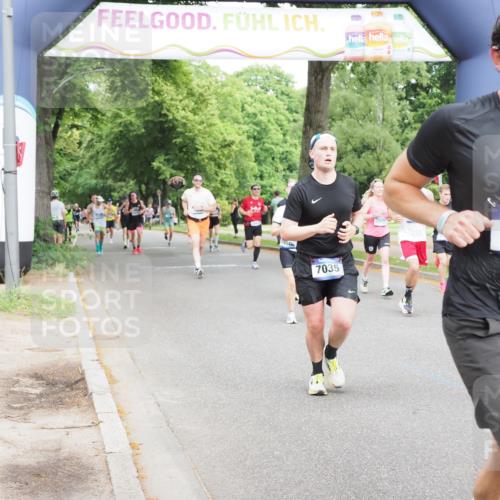 29.06.2025 - hella hamburg halbmarathon MichiJ http://msf.ph/oto/8263581 29.06.2025 10:30:12 Zwischen KM18-KM19 1441, 1570, 1700, 4823, 6550, 6721, 7035, 7432, 9547, 11417, 13725, 15247, 15521, 15623, 18004, 18772 meine-sportfotos.de