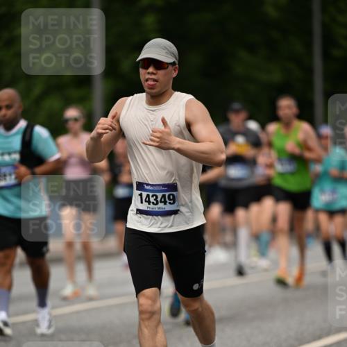 29.06.2025 - hella hamburg halbmarathon Dr. Thomas Lammeyer http://msf.ph/oto/8263596 29.06.2025 10:35:23 Kennedybrücke 1097, 1547, 1844, 1979, 2414, 2754, 2755, 2914, 3281, 3424, 3443, 4817, 5165, 5437, 5943, 6057, 6078, 6195, 6546, 6616, 6640, 6787, 7120, 7604, 7772, 8050, 8812, 8941, 9183, 10148, 10240, 10586, 11178 meine-sportfotos.de