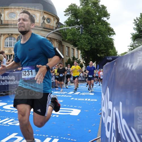 29.06.2025 - hella hamburg halbmarathon Strokosch-Dieckow http://msf.ph/oto/8263597 29.06.2025 10:44:13 Ziel 1220, 1413, 1415, 3021, 4999, 5231, 5275, 5884, 7005, 8722, 9444, 9633, 10193, 10930, 12159, 12528, 14686, 14687, 15225, 15280, 16301, 16316, 16547, 16648, 16893, 17748, 18691 meine-sportfotos.de