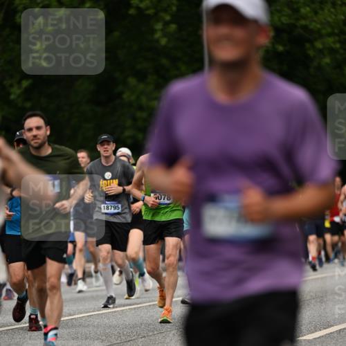 29.06.2025 - hella hamburg halbmarathon Dr. Thomas Lammeyer http://msf.ph/oto/8263637 29.06.2025 10:35:23 Kennedybrücke 1097, 1547, 1844, 1979, 2414, 2754, 2755, 2914, 3281, 3424, 3443, 4817, 5165, 5437, 5943, 6057, 6078, 6195, 6546, 6616, 6640, 6787, 7120, 7604, 7772, 8050, 8812, 8941, 9183, 10148, 10240, 10586, 11178 meine-sportfotos.de