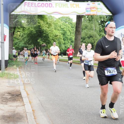 29.06.2025 - hella hamburg halbmarathon MichiJ http://msf.ph/oto/8263671 29.06.2025 10:30:13 Zwischen KM18-KM19 1441, 1570, 1700, 4823, 6550, 6721, 7035, 7432, 11417, 13725, 13876, 15247, 15521, 15623, 18772, 19046 meine-sportfotos.de