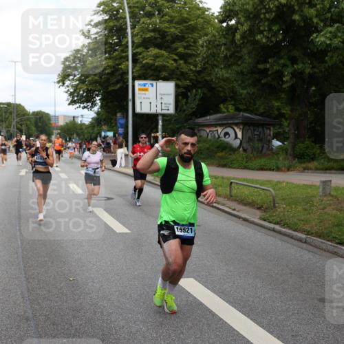 29.06.2025 - hella hamburg halbmarathon Yannick Fuchs http://msf.ph/oto/8263699 29.06.2025 10:36:33 20KM 1169, 1209, 1256, 1441, 1512, 1763, 1903, 1962, 2675, 3523, 5682, 5690, 5987, 6593, 6639, 7092, 7105, 7116, 7363, 8694, 9365, 10415, 12098, 13196, 13483, 13709, 13725, 14275, 15521, 15623, 15654, 15846, 15935, 16281, 17159, 17182, 17637, 17926, 18772, 19046 meine-sportfotos.de