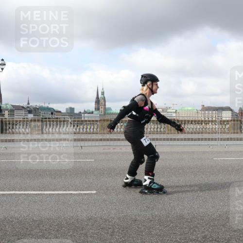 29.06.2025 - hella hamburg halbmarathon Lena Gebhardt http://msf.ph/oto/8263716 29.06.2025 09:03:59 Lombardsbrücke  meine-sportfotos.de