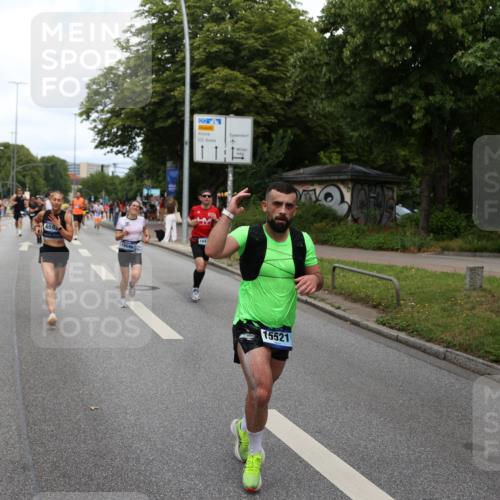 29.06.2025 - hella hamburg halbmarathon Yannick Fuchs http://msf.ph/oto/8263735 29.06.2025 10:36:33 20KM 1169, 1209, 1256, 1441, 1512, 1763, 1903, 1962, 2675, 3523, 5682, 5690, 5987, 6593, 6639, 7092, 7105, 7116, 7363, 8694, 9365, 10415, 12098, 13196, 13483, 13709, 13725, 14275, 15521, 15623, 15654, 15846, 15935, 16281, 17159, 17182, 17637, 17926, 18772, 19046 meine-sportfotos.de
