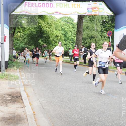 29.06.2025 - hella hamburg halbmarathon MichiJ http://msf.ph/oto/8263744 29.06.2025 10:30:13 Zwischen KM18-KM19 1441, 1570, 1700, 4823, 6550, 6721, 7035, 7432, 11417, 13725, 13876, 15247, 15521, 15623, 18772, 19046 meine-sportfotos.de