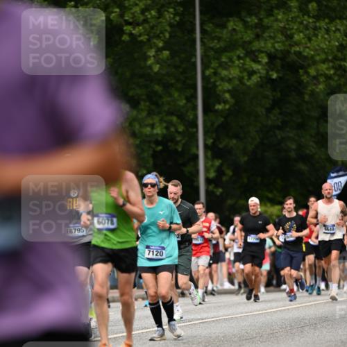 29.06.2025 - hella hamburg halbmarathon Dr. Thomas Lammeyer http://msf.ph/oto/8263817 29.06.2025 10:35:24 Kennedybrücke 1097, 1547, 1844, 1979, 2414, 2754, 2755, 2914, 3281, 3424, 3443, 4817, 5165, 5437, 5943, 5965, 6057, 6078, 6160, 6195, 6546, 6616, 6640, 6787, 7120, 7604, 7772, 8050, 8812, 8941, 9183, 10148, 10240, 10586, 11178 meine-sportfotos.de