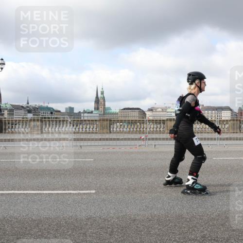 29.06.2025 - hella hamburg halbmarathon Lena Gebhardt http://msf.ph/oto/8263820 29.06.2025 09:03:59 Lombardsbrücke  meine-sportfotos.de