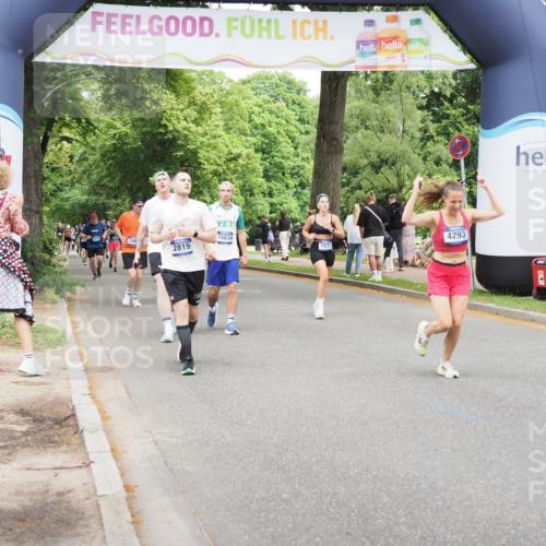 29.06.2025 - hella hamburg halbmarathon MichiJ http://msf.ph/oto/8263931 29.06.2025 10:54:15 Zwischen KM18-KM19 2628, 2819, 4293, 5605, 7571, 8398, 8999, 9007, 10196, 10834, 15834, 15922, 15993, 17787 meine-sportfotos.de