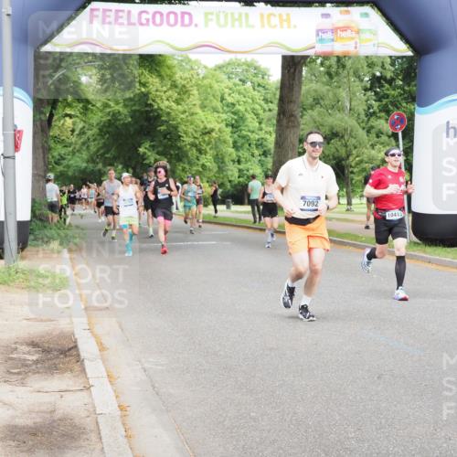 29.06.2025 - hella hamburg halbmarathon MichiJ http://msf.ph/oto/8263939 29.06.2025 10:30:15 Zwischen KM18-KM19 1441, 1570, 1700, 4823, 6550, 7035, 7092, 7432, 10415, 11417, 13725, 13876, 15247, 18772, 19046 meine-sportfotos.de