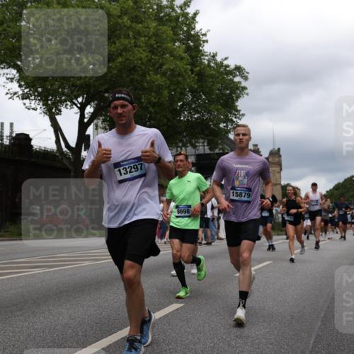 29.06.2025 - hella hamburg halbmarathon Yannick Fuchs http://msf.ph/oto/8263970 29.06.2025 10:48:44 20KM 1125, 1327, 1496, 1506, 1628, 2119, 2474, 2561, 2771, 2884, 2955, 3041, 3177, 3652, 3791, 3794, 3861, 3945, 4029, 4189, 4231, 4903, 4938, 5319, 6082, 6084, 6433, 6443, 6587, 6723, 8449, 8487, 8514, 8698, 8772, 8973, 9060, 9227, 10191, 10192, 10263, 10368, 10376, 11184, 11333, 11499, 11747, 11797, 11799, 11976, 12186, 12526, 12961, 13297, 13988, 14036, 14175, 14592, 14638, 14660, 14834, 14948, 15389, 15408, 15524, 15879, 16047, 17842, 18380 meine-sportfotos.de