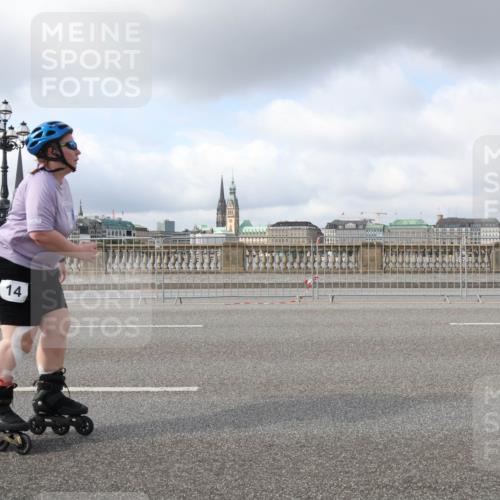 29.06.2025 - hella hamburg halbmarathon Lena Gebhardt http://msf.ph/oto/8263977 29.06.2025 09:04:20 Lombardsbrücke  meine-sportfotos.de