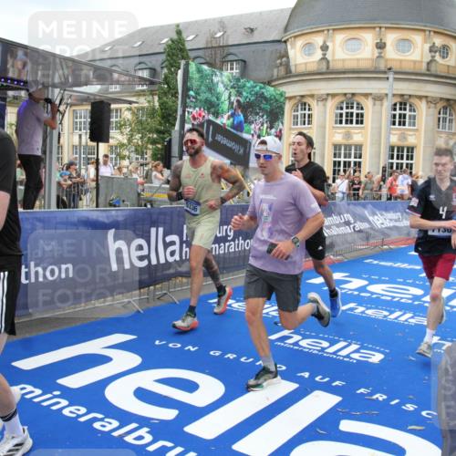 29.06.2025 - hella hamburg halbmarathon Michael Strokosch http://msf.ph/oto/8264021 29.06.2025 10:52:06 Ziel 2595, 4033, 5336, 5378, 6390, 7130, 7409, 7724, 7732, 8413, 8977, 10057, 12580, 15356, 15506, 15829, 16179, 16666, 17978, 18869 meine-sportfotos.de