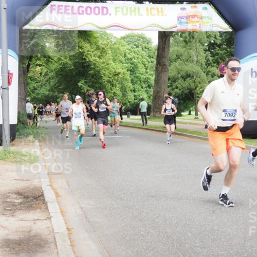 29.06.2025 - hella hamburg halbmarathon MichiJ http://msf.ph/oto/8264023 29.06.2025 10:30:16 Zwischen KM18-KM19 1441, 1570, 1700, 4823, 5987, 6550, 7035, 7092, 7432, 10415, 11417, 13725, 13876, 15247, 15351, 18772, 19046 meine-sportfotos.de