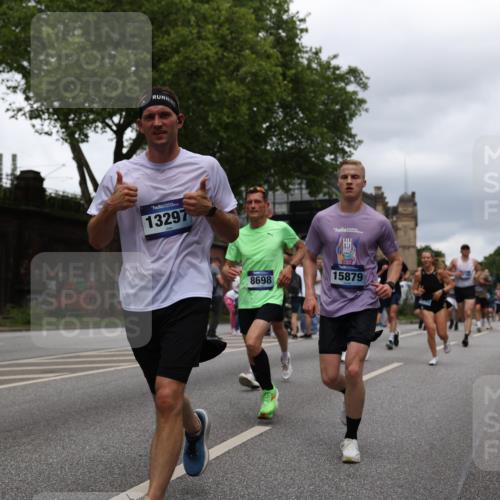 29.06.2025 - hella hamburg halbmarathon Yannick Fuchs http://msf.ph/oto/8264048 29.06.2025 10:48:44 20KM 1125, 1327, 1496, 1506, 1628, 2119, 2474, 2561, 2771, 2884, 2955, 3041, 3177, 3652, 3791, 3794, 3861, 3945, 4029, 4189, 4231, 4903, 4938, 5319, 6082, 6084, 6433, 6443, 6587, 6723, 8449, 8487, 8514, 8698, 8772, 8973, 9060, 9227, 10191, 10192, 10263, 10368, 10376, 11184, 11333, 11499, 11747, 11797, 11799, 11976, 12186, 12526, 12961, 13297, 13988, 14036, 14175, 14592, 14638, 14660, 14834, 14948, 15389, 15408, 15524, 15879, 16047, 17842, 18380 meine-sportfotos.de