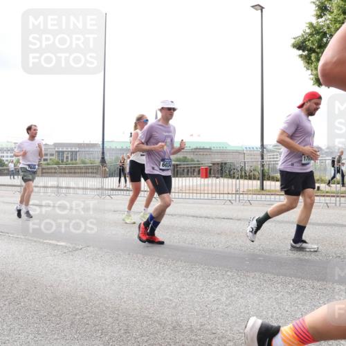 29.06.2025 - hella hamburg halbmarathon Lena Gebhardt http://msf.ph/oto/8264060 29.06.2025 10:34:37 Lombardsbrücke 1025, 1672, 2023, 2355, 2412, 2464, 2510, 2511, 2801, 3130, 3145, 3420, 4540, 4824, 4826, 5453, 5609, 6034, 6105, 6171, 6310, 6329, 6335, 6571, 6574, 6843, 7020, 7299, 7324, 7329, 7386, 7644, 7733, 8349, 8369, 8705, 8793, 8965, 9122, 9164, 9379, 9448, 9514, 10335, 10360, 10564, 10674, 11122, 11245, 11646, 11872, 12019, 12164, 12236, 12382, 12764, 13957, 15477, 16238, 16311, 16390, 16682, 16919, 17230, 18158, 18941 meine-sportfotos.de