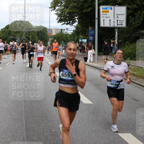 29.06.2025 - hella hamburg halbmarathon Yannick Fuchs http://msf.ph/oto/8264066 29.06.2025 10:36:34 20KM 1169, 1209, 1256, 1441, 1512, 1763, 1903, 1962, 2675, 3523, 5682, 5690, 5987, 6593, 6639, 7105, 7116, 7363, 7693, 8694, 9365, 10415, 12098, 13196, 13483, 13709, 13725, 14275, 15521, 15623, 15654, 15846, 15935, 16281, 17182, 17637, 17926, 18772, 19046 meine-sportfotos.de