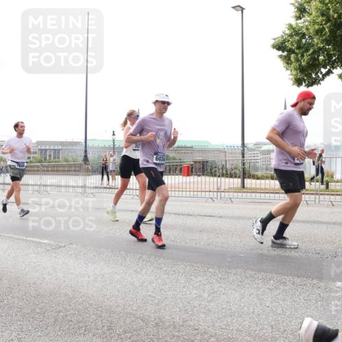 29.06.2025 - hella hamburg halbmarathon Lena Gebhardt http://msf.ph/oto/8264082 29.06.2025 10:34:37 Lombardsbrücke 1025, 1672, 2023, 2355, 2412, 2464, 2510, 2511, 2801, 3130, 3145, 3420, 4540, 4824, 4826, 5453, 5609, 6034, 6105, 6171, 6310, 6329, 6335, 6571, 6574, 6843, 7020, 7299, 7324, 7329, 7386, 7644, 7733, 8349, 8369, 8705, 8793, 8965, 9122, 9164, 9379, 9448, 9514, 10335, 10360, 10564, 10674, 11122, 11245, 11646, 11872, 12019, 12164, 12236, 12382, 12764, 13957, 15477, 16238, 16311, 16390, 16682, 16919, 17230, 18158, 18941 meine-sportfotos.de