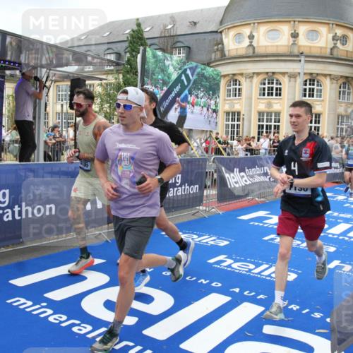29.06.2025 - hella hamburg halbmarathon Michael Strokosch http://msf.ph/oto/8264089 29.06.2025 10:52:06 Ziel 2595, 4033, 5336, 5378, 6390, 7130, 7409, 7724, 7732, 8413, 8977, 10057, 12580, 15356, 15506, 15829, 16179, 16666, 17978, 18869 meine-sportfotos.de