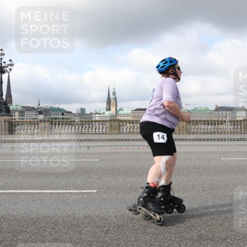 29.06.2025 - hella hamburg halbmarathon Lena Gebhardt http://msf.ph/oto/8264219 29.06.2025 09:04:20 Lombardsbrücke  meine-sportfotos.de