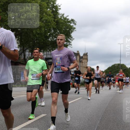 29.06.2025 - hella hamburg halbmarathon Yannick Fuchs http://msf.ph/oto/8264222 29.06.2025 10:48:44 20KM 1125, 1327, 1496, 1506, 1628, 2119, 2474, 2561, 2771, 2884, 2955, 3041, 3177, 3652, 3791, 3794, 3861, 3945, 4029, 4189, 4231, 4903, 4938, 5319, 6082, 6084, 6433, 6443, 6587, 6723, 8449, 8487, 8514, 8698, 8772, 8973, 9060, 9227, 10191, 10192, 10263, 10368, 10376, 11184, 11333, 11499, 11747, 11797, 11799, 11976, 12186, 12526, 12961, 13297, 13988, 14036, 14175, 14592, 14638, 14660, 14834, 14948, 15389, 15408, 15524, 15879, 16047, 17842, 18380 meine-sportfotos.de