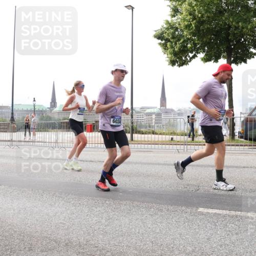 29.06.2025 - hella hamburg halbmarathon Lena Gebhardt http://msf.ph/oto/8264224 29.06.2025 10:34:37 Lombardsbrücke 1025, 1672, 2023, 2355, 2412, 2464, 2510, 2511, 2801, 3130, 3145, 3420, 4540, 4824, 4826, 5453, 5609, 6034, 6105, 6171, 6310, 6329, 6335, 6571, 6574, 6843, 7020, 7299, 7324, 7329, 7386, 7644, 7733, 8349, 8369, 8705, 8793, 8965, 9122, 9164, 9379, 9448, 9514, 10335, 10360, 10564, 10674, 11122, 11245, 11646, 11872, 12019, 12164, 12236, 12382, 12764, 13957, 15477, 16238, 16311, 16390, 16682, 16919, 17230, 18158, 18941 meine-sportfotos.de