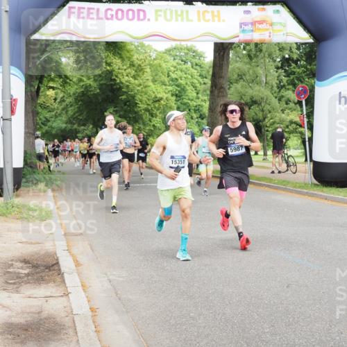 29.06.2025 - hella hamburg halbmarathon MichiJ http://msf.ph/oto/8264237 29.06.2025 10:30:18 Zwischen KM18-KM19 1441, 1700, 1763, 4823, 5987, 7092, 9365, 10415, 13714, 13725, 13876, 14484, 15351, 18772, 19046 meine-sportfotos.de