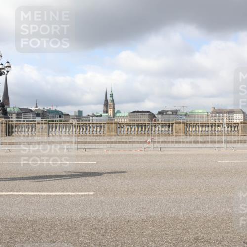 29.06.2025 - hella hamburg halbmarathon Lena Gebhardt http://msf.ph/oto/8264277 29.06.2025 09:04:32 Lombardsbrücke  meine-sportfotos.de