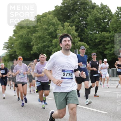 29.06.2025 - hella hamburg halbmarathon Jannik Wohlers http://msf.ph/oto/8264282 29.06.2025 10:33:11 Lombardsbrücke 1189, 1275, 1995, 2342, 2776, 3170, 3560, 3812, 4164, 4361, 4433, 4449, 4696, 5075, 5096, 5141, 5557, 5569, 6109, 6854, 6999, 7653, 7705, 8021, 8157, 8282, 8891, 9234, 9258, 9438, 9750, 9799, 11453, 11546, 11676, 11811, 11827, 11928, 12237, 12238, 12652, 12855, 13375, 13601, 14098, 14451, 15044, 15072, 15367 meine-sportfotos.de