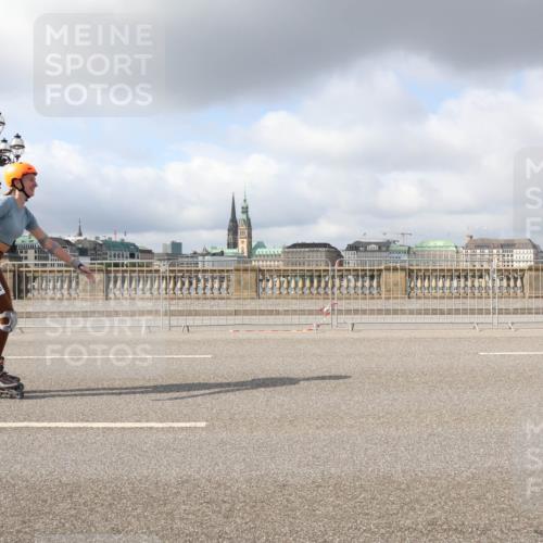 29.06.2025 - hella hamburg halbmarathon Lena Gebhardt http://msf.ph/oto/8264374 29.06.2025 09:04:32 Lombardsbrücke  meine-sportfotos.de