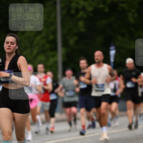 29.06.2025 - hella hamburg halbmarathon Dr. Thomas Lammeyer http://msf.ph/oto/8264377 29.06.2025 10:35:31 Kennedybrücke 1097, 1547, 1844, 1979, 2414, 2754, 2755, 2831, 2832, 2914, 3281, 3396, 3424, 3571, 3681, 4953, 5165, 5350, 5846, 5943, 5965, 6078, 6160, 6546, 6573, 6640, 7120, 7772, 8806, 8812, 8941, 9078, 9104, 9183, 9883, 10148, 10240, 10435, 10586, 11178 meine-sportfotos.de