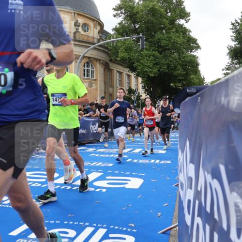 29.06.2025 - hella hamburg halbmarathon Strokosch-Dieckow http://msf.ph/oto/8264382 29.06.2025 10:44:38 Ziel 1468, 1782, 2365, 2402, 2970, 3305, 4270, 4991, 5476, 6490, 6495, 7710, 10669, 12711, 14351, 14798, 14816, 15185, 15233, 15862, 16224, 17097, 17251, 18107, 18437, 18464, 18539, 18560, 18868, 19206 meine-sportfotos.de