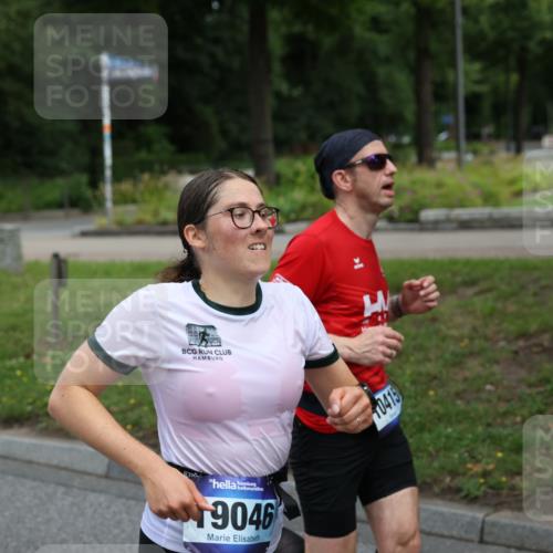 29.06.2025 - hella hamburg halbmarathon Yannick Fuchs http://msf.ph/oto/8264395 29.06.2025 10:36:35 20KM 1169, 1209, 1256, 1441, 1512, 1763, 1903, 1962, 2675, 3523, 5682, 5690, 6593, 6639, 7105, 7116, 7363, 7693, 8694, 9365, 10415, 12098, 13196, 13483, 13709, 13725, 14275, 15521, 15623, 15654, 15846, 15935, 16281, 17182, 17637, 17926, 18772, 19046 meine-sportfotos.de