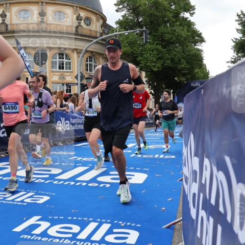 29.06.2025 - hella hamburg halbmarathon Strokosch-Dieckow http://msf.ph/oto/8264430 29.06.2025 10:44:40 Ziel 1468, 1782, 1941, 2365, 2402, 2970, 3004, 3785, 4270, 4915, 4991, 5476, 6490, 6495, 7325, 7710, 10669, 12711, 14351, 14798, 14816, 15185, 15233, 16224, 16834, 17251, 18107, 18437, 18464, 18539, 18560, 18868, 19206 meine-sportfotos.de