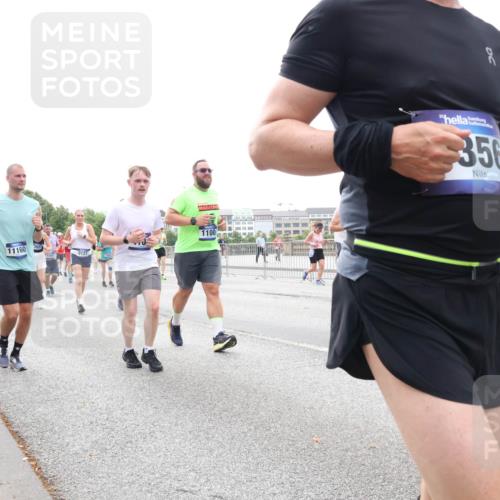 29.06.2025 - hella hamburg halbmarathon Lena Gebhardt http://msf.ph/oto/8264432 29.06.2025 10:46:09 Lombardsbrücke 1004, 1100, 1104, 1421, 1426, 1429, 1465, 1532, 1555, 1854, 1867, 1868, 1983, 2398, 2423, 2500, 2522, 2773, 2813, 2917, 2951, 2954, 2965, 3410, 4104, 4119, 4223, 4317, 4388, 4448, 4572, 5044, 5635, 5697, 5703, 5769, 5770, 5854, 5892, 6068, 6133, 6333, 6392, 6623, 7268, 7356, 7364, 7368, 7374, 7605, 7894, 7960, 7983, 8047, 8700, 9120, 9121, 9129, 9337, 9426, 9445, 10153, 10327, 10329, 10367, 10511, 11358, 11361, 11876, 11910, 12298, 12333, 12507, 12522 meine-sportfotos.de