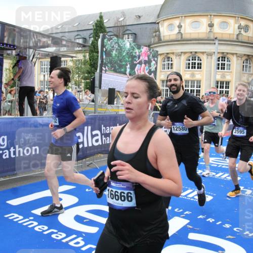 29.06.2025 - hella hamburg halbmarathon Michael Strokosch http://msf.ph/oto/8264490 29.06.2025 10:52:12 Ziel 1482, 2397, 2595, 5032, 5093, 5378, 6897, 7732, 9082, 12135, 12580, 13726, 14248, 14300, 15275, 15829, 16003, 16179, 16320, 16591, 16666, 17033, 17130, 18475, 18801 meine-sportfotos.de