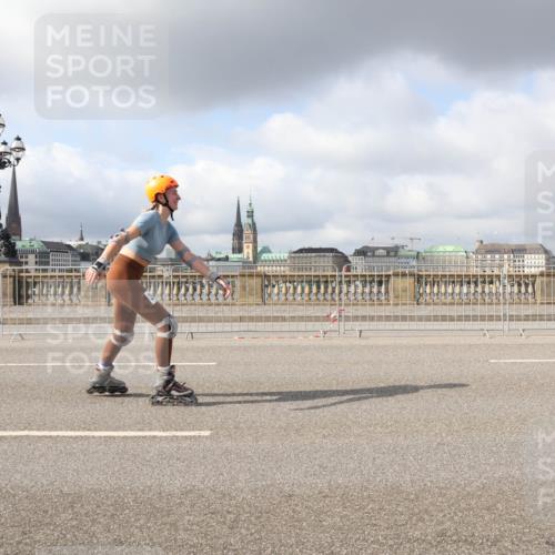 29.06.2025 - hella hamburg halbmarathon Lena Gebhardt http://msf.ph/oto/8264507 29.06.2025 09:04:33 Lombardsbrücke  meine-sportfotos.de