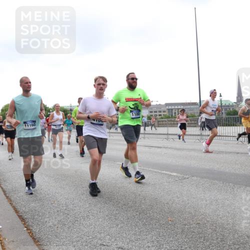 29.06.2025 - hella hamburg halbmarathon Lena Gebhardt http://msf.ph/oto/8264527 29.06.2025 10:46:09 Lombardsbrücke 1004, 1100, 1104, 1421, 1426, 1429, 1465, 1532, 1555, 1854, 1867, 1868, 1983, 2398, 2423, 2500, 2522, 2773, 2813, 2917, 2951, 2954, 2965, 3410, 4104, 4119, 4223, 4317, 4388, 4448, 4572, 5044, 5635, 5697, 5703, 5769, 5770, 5854, 5892, 6068, 6133, 6333, 6392, 6623, 7268, 7356, 7364, 7368, 7374, 7605, 7894, 7960, 7983, 8047, 8700, 9120, 9121, 9129, 9337, 9426, 9445, 10153, 10327, 10329, 10367, 10511, 11358, 11361, 11876, 11910, 12298, 12333, 12507, 12522 meine-sportfotos.de