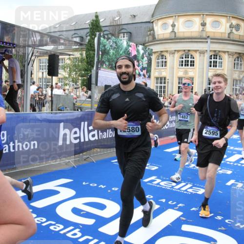 29.06.2025 - hella hamburg halbmarathon Michael Strokosch http://msf.ph/oto/8264537 29.06.2025 10:52:13 Ziel 1482, 2397, 2595, 4837, 5032, 5087, 5093, 5378, 5482, 6897, 7732, 9082, 12135, 12580, 13726, 14248, 14300, 15275, 15829, 16003, 16320, 16591, 16666, 17033, 17130, 18475, 18801 meine-sportfotos.de